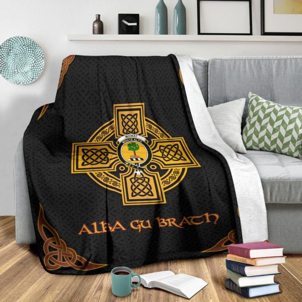 Mowat (of Inglistoun) Crest Premium Blanket - Black Celtic Cross Style Supply - Image 3